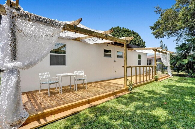 208 SE 4th St unit ID1239422P, Hallandale Beach, FL 33009 - photo 6