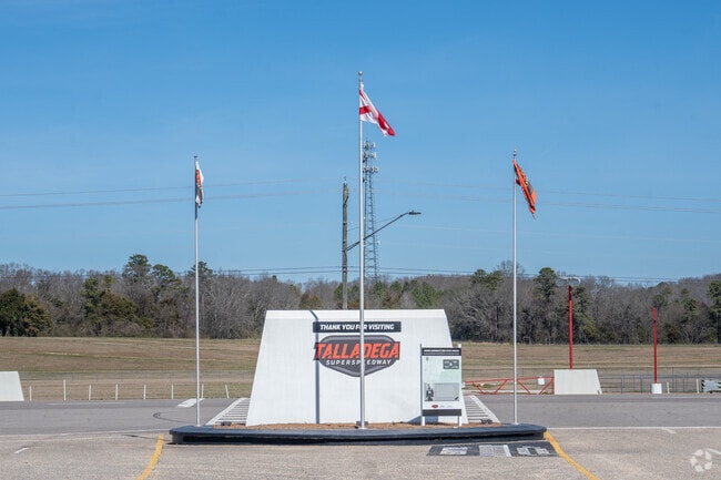 Listen to the engines roar at the Talladega Superspeedway.