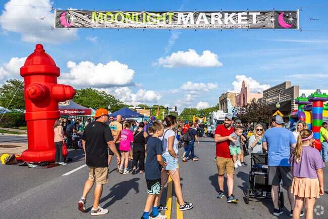 Moonlight Market runs every third Thursday from 4-8 pm March through November in Shawnee.