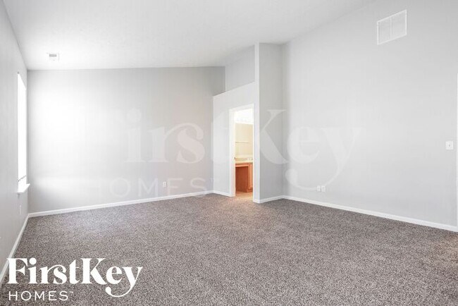 10622 Deercrest Ln, Indianapolis, IN 46239 - photo 7