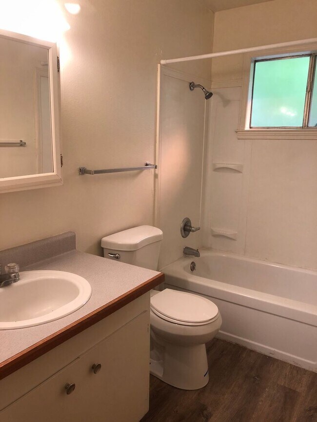 626 W 1st Ave, Chico, CA 95926 - photo 4