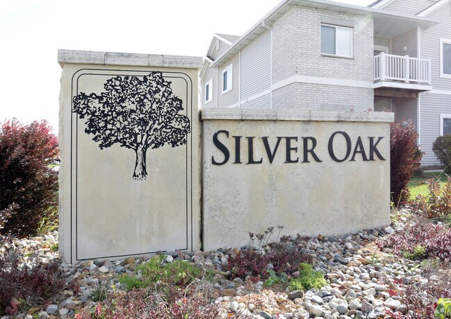 Silver Oak Condos, West Des Moines, IA 50266 - photo 2