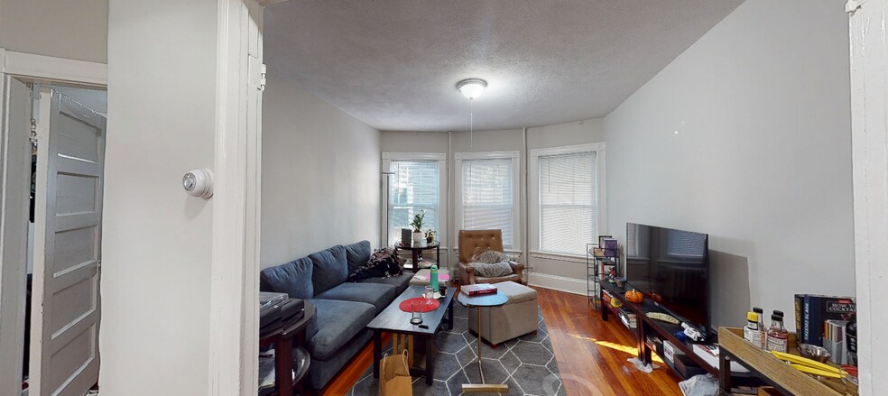11 Eustis St unit 3, Cambridge, MA 02140 - photo 1
