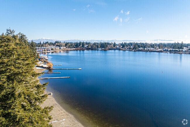 Silver Lake takes its name from a 104-acre lake on the neighborhood’s western edge.