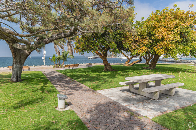 Beautiful water views to the west of the neighborhood make Harborside an attractive choice.