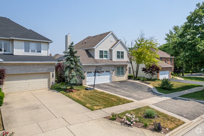 A row of beautiful newly built homes in South Lombard.