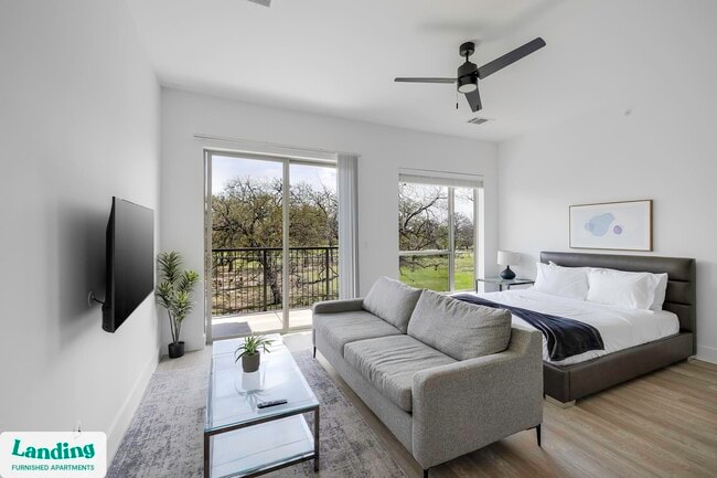 650 E Sycamore St unit 3217, Denton, TX 76201 - photo 2