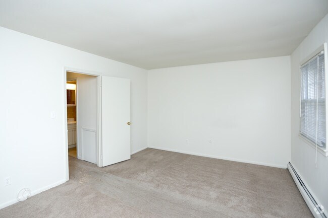 One Bedroom-Bedroom