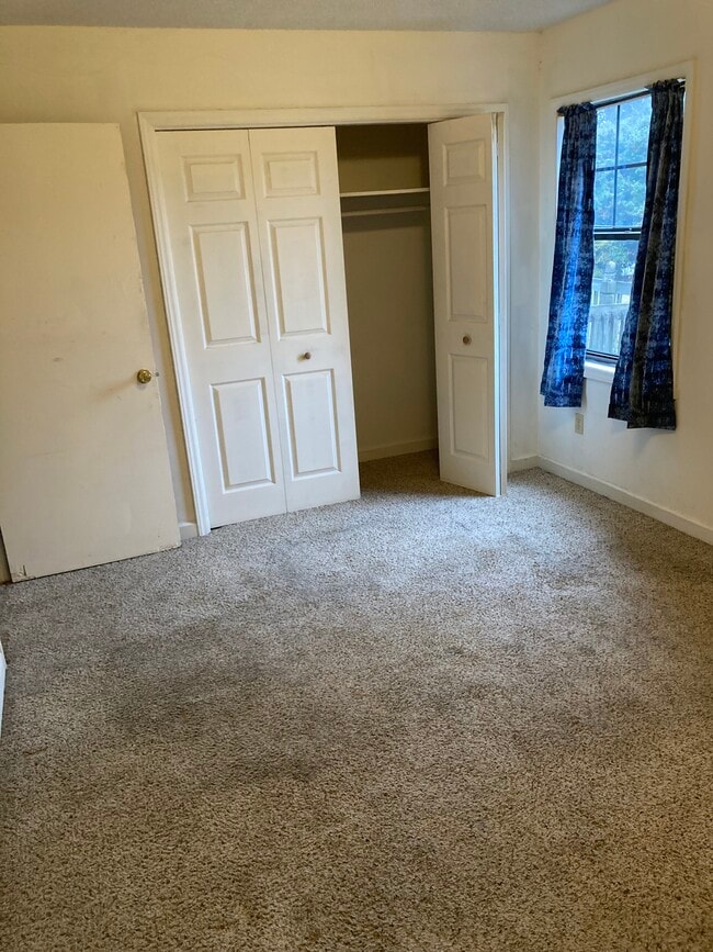 211 Butterfly Dr unit 211 butterfly dr, Lexington, NC 27295 - photo 6