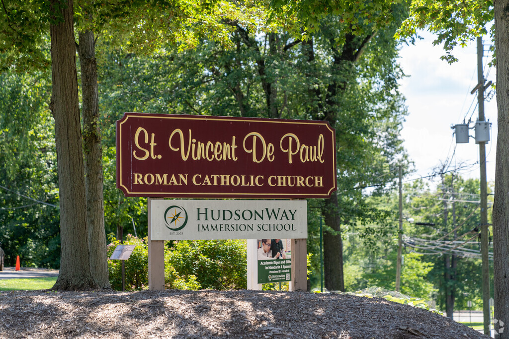 Hudsonway Immersion School serves students in Long Hill, Stirling NJ and surrounding areas.