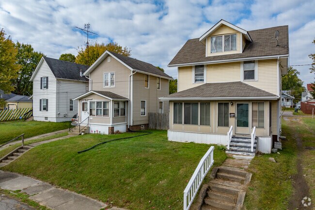 Homes neatly line the streets of Gibbs.
