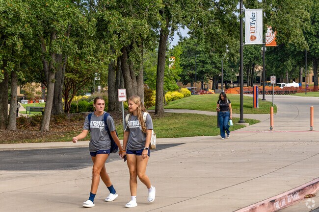 UT Tyler is located just 10 miles from Whitehouse, providing students with a short commute.