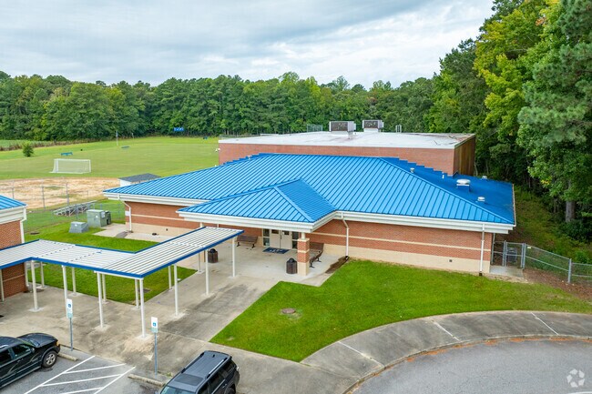 According to Niche.Com, Camden Middle School has a student-teacher ratio of 12 to 1.