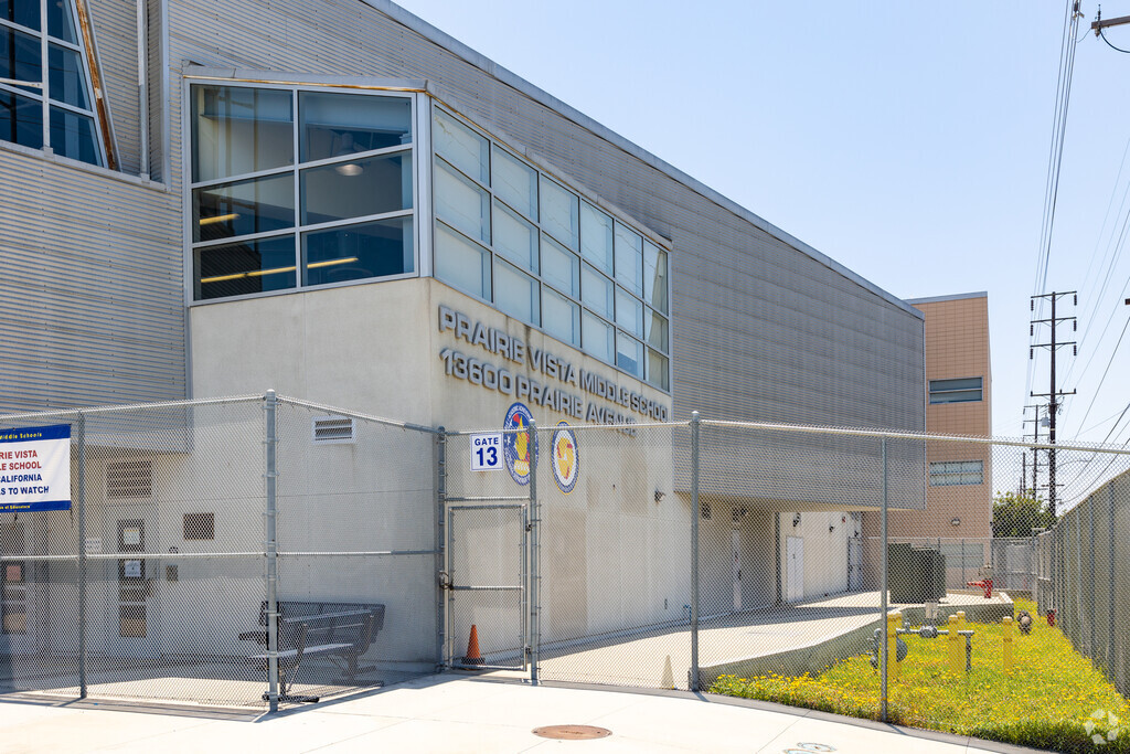 Prairie Vista Middle School in Hawthorne, CA is a Gold Ribbon School.