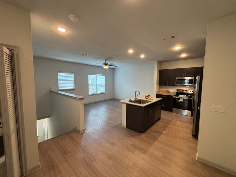 950 Fm2001 unit b5, Buda, TX 78610 - photo 1