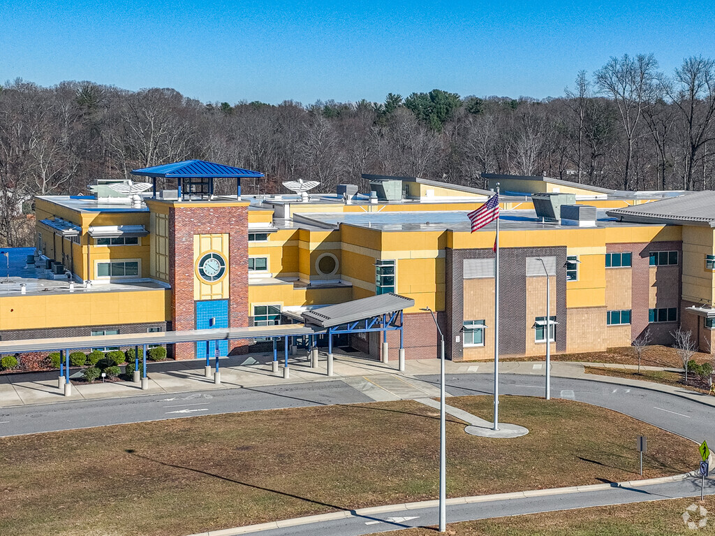 Enka Intermediate School has almost 600 students in grades 5-6.