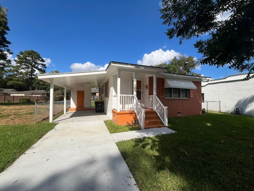 1320 E 35th St, Savannah, GA 31404 - photo 1