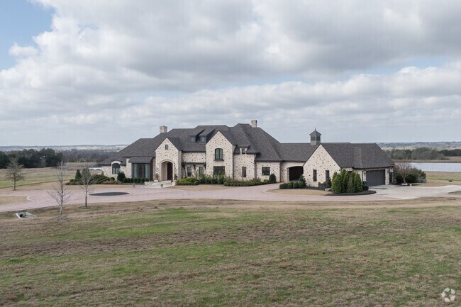 Many of Brenham's luxurious homes sit on large lots with open green spaces.