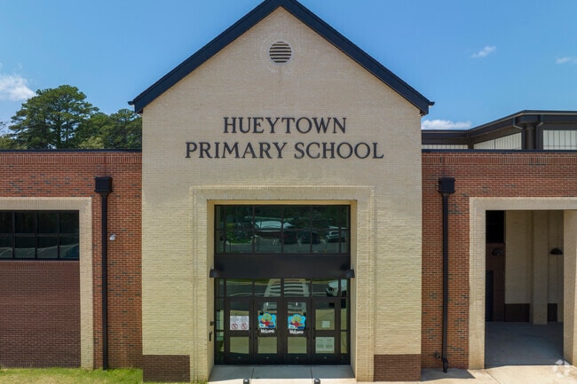 The inviting entryway welcomes students at Hueytown Primary School.
