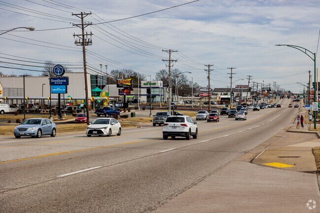 Boxed in by major streets, driving to and from Southern Hills is a breeze.
