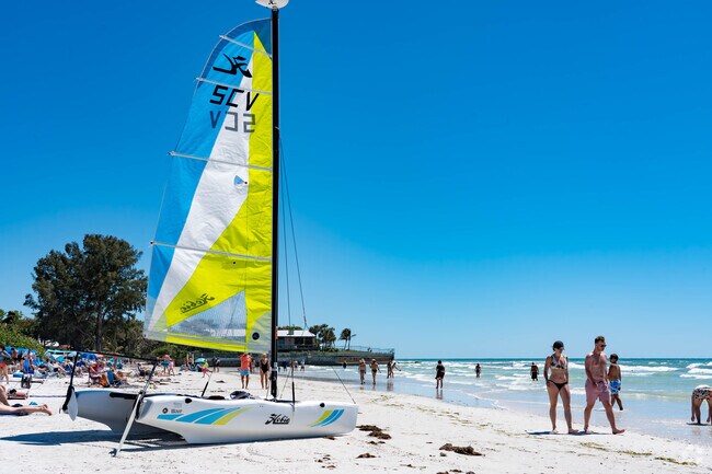 Residents of Bee Ridge can enjoy an active, outdoor lifestyle due to its great weather.