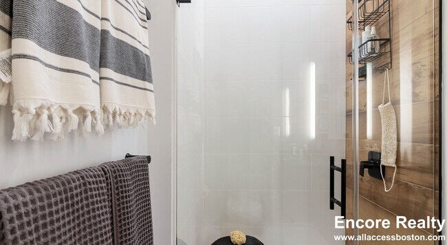 833 Saratoga St unit 415S, Boston, MA 02128 - photo 6