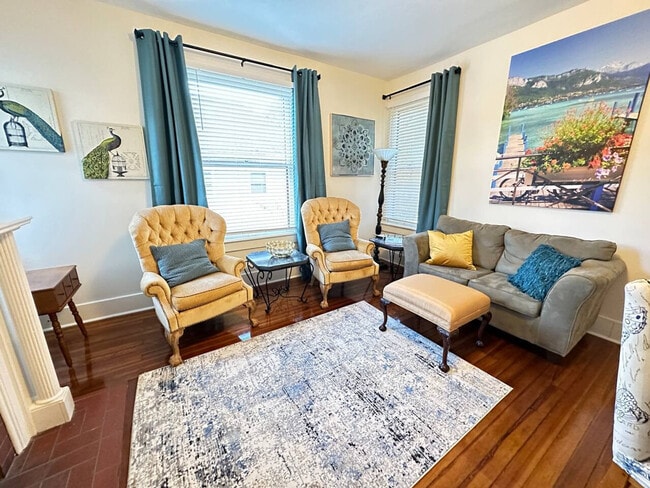 205 SE 7th St unit ID1359091P, Gainesville, FL 32601 - photo 2