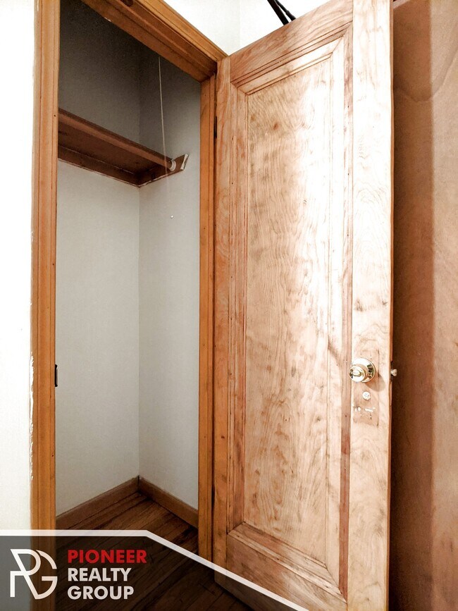 634 W Barry Ave unit 305, Chicago, IL 60657 - photo 7