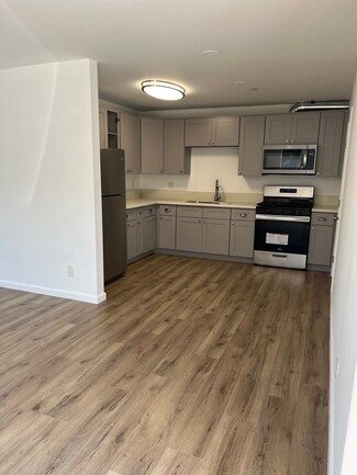 649 W 92nd St, Los Angeles, CA 90044