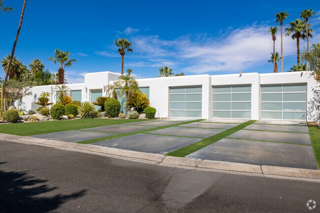 Stunning desert views from this mid-century gem in The Movie Colony.