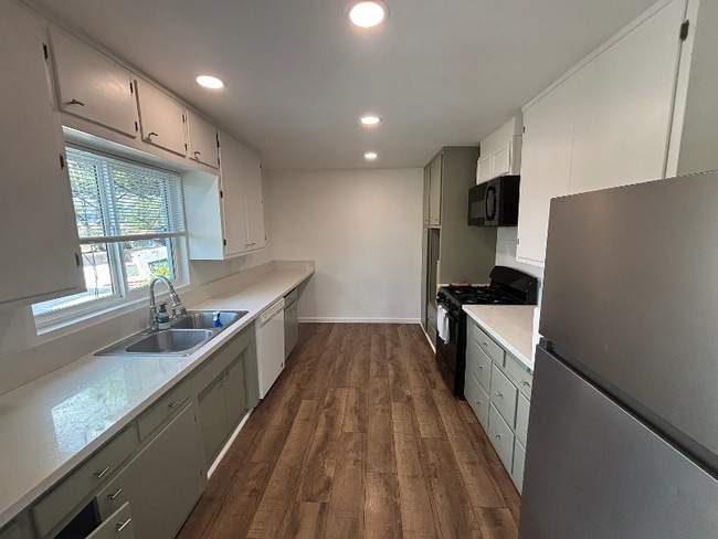 118 W 8th Ave, Escondido, CA 92025 - photo 7