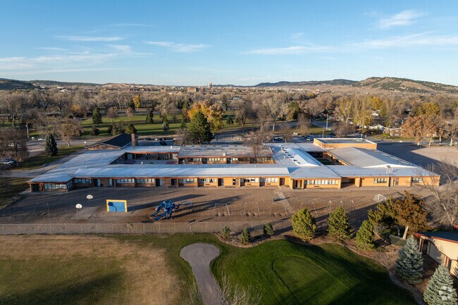 Meadowbrook Elementary School fosters a nurturing environment for early grades K‑5 in Rapid City.