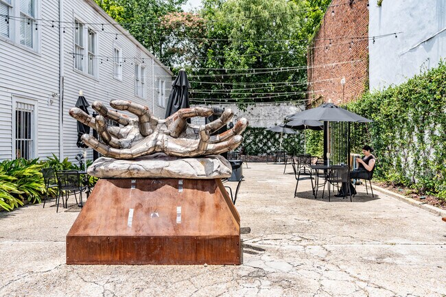 Sculptures like this can be found throughout Saint Roch.