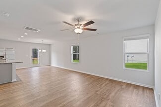 263 Arlington Dr, Raeford, NC 28376