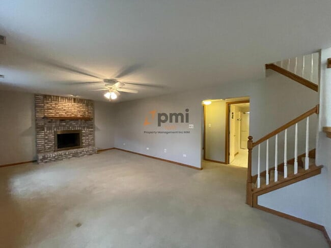 725 Seminary Dr, Dyer, IN 46311 - photo 7