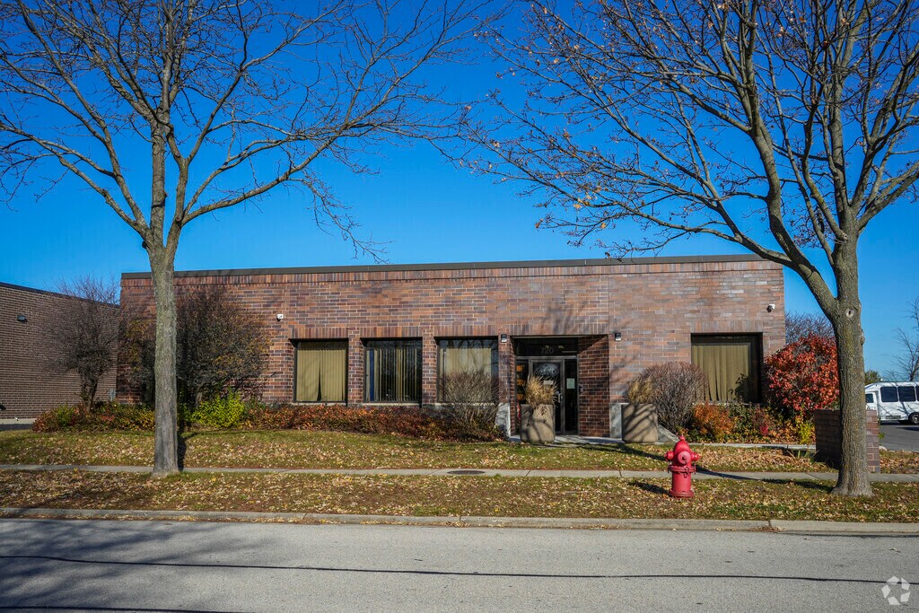 Torah Academy provides education in the neighborhood of 
Buffalo Grove.