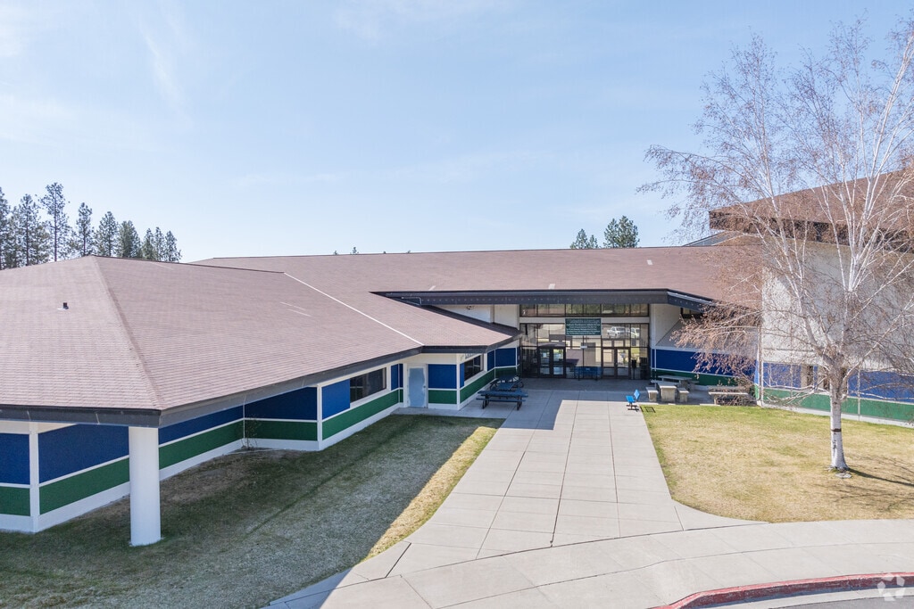 Lakeside High School sits close to a small shopping center.