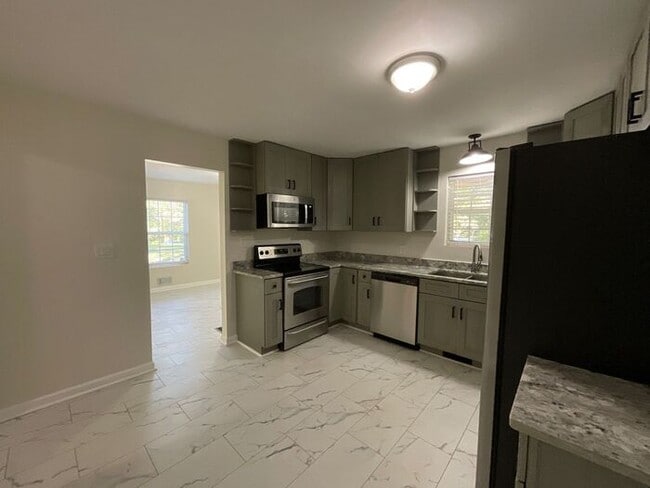 728 Gary Rd NW, Atlanta, GA 30318 - photo 5