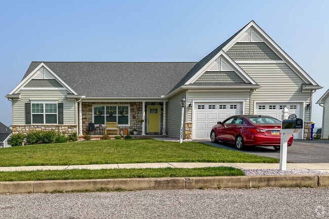 There are many different architectural styles found in Weigelstown.