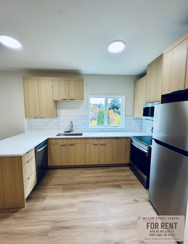 6110 NE Willow St Unit 102, Portland, OR 97213