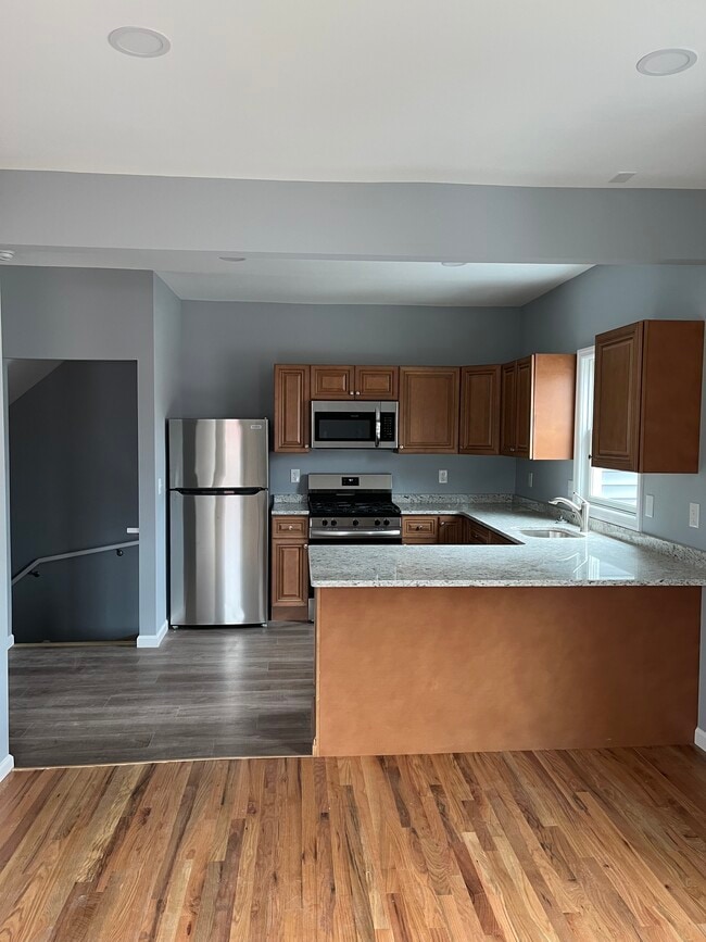 41 Henry St unit 41 Henry 2nd fl, Haledon, NJ 07508 - photo 2