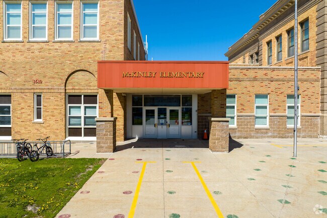 McKinley Elementary, the namesake of the McKinley School neighborhood features an outstanding student-to-teacher ratio of 11:1