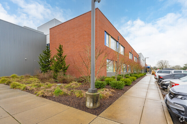 Four Heroes Elementary School