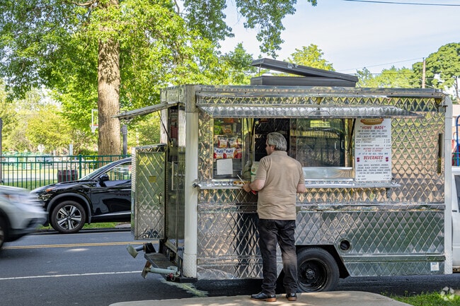 Stop by Dee's Hot Dog Truck for a quick and delicious lunch in Roselle Park.