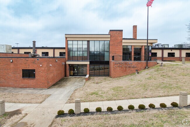 Bardstown High School is a one of the most popular education options for teenagers in the area.