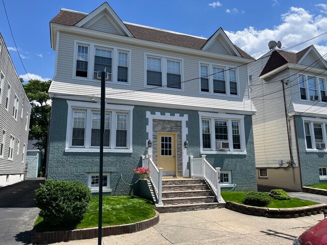 104 N 15th St unit 1st Floor, Bloomfield, NJ 07003 - photo 3