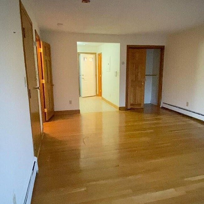 268 Grove St unit 2, Auburndale, MA 02466 - photo 3