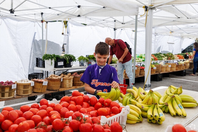 Kids enjoy picking out some healthy snacks at the Hartsdale Farmers Market.