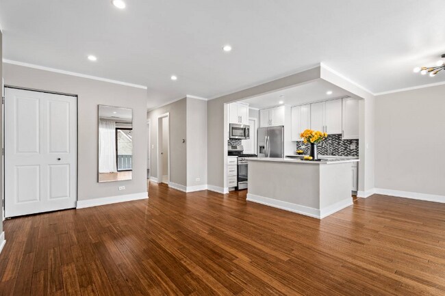 327 Wildberry Ct unit 2C, Schaumburg, IL 60193 - photo 6