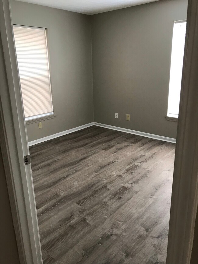 2113 Magazine St, Louisville, KY 40211 - photo 5